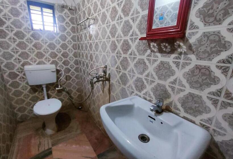 فندق Staymaker Rituranga   5 Mins Walk From Sonajhuri Haat