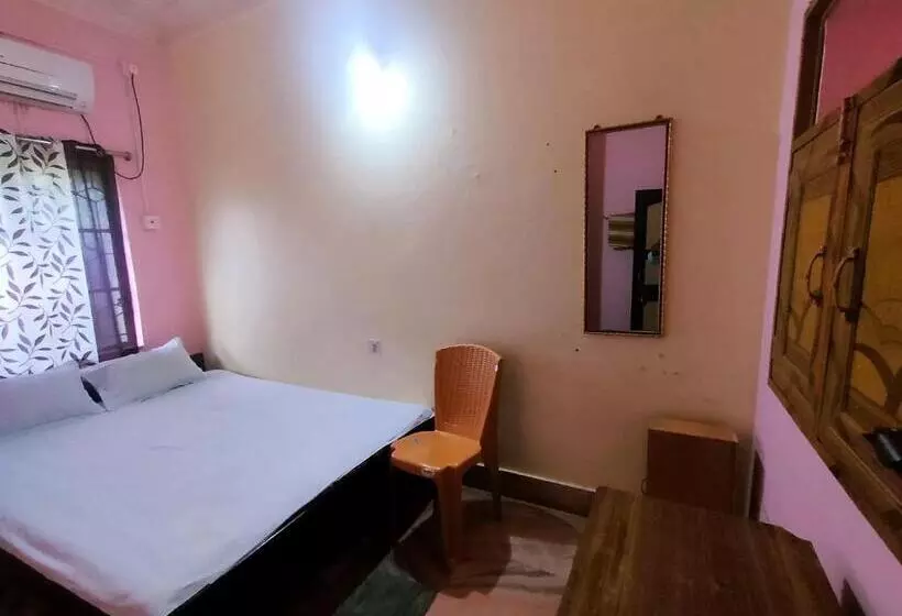 Hotelli Staymaker Rituranga 5 Mins Walk From Sonajhuri Haat