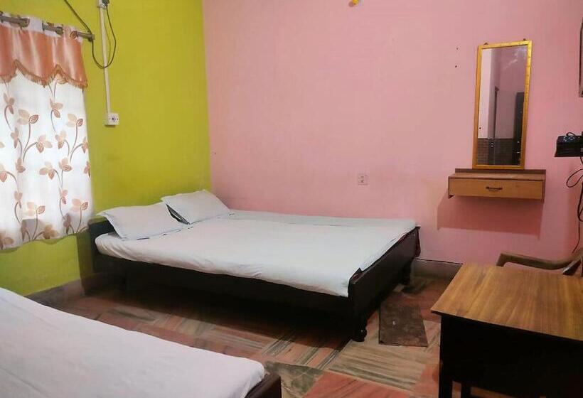 فندق Staymaker Rituranga   5 Mins Walk From Sonajhuri Haat