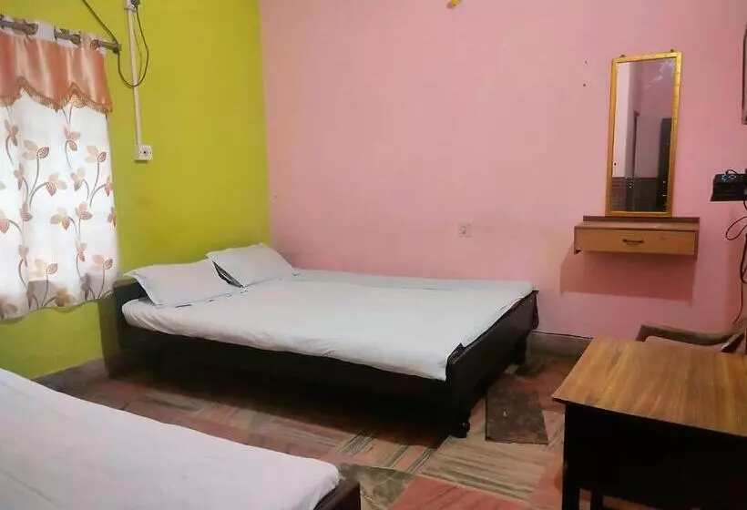 Hotelli Staymaker Rituranga 5 Mins Walk From Sonajhuri Haat