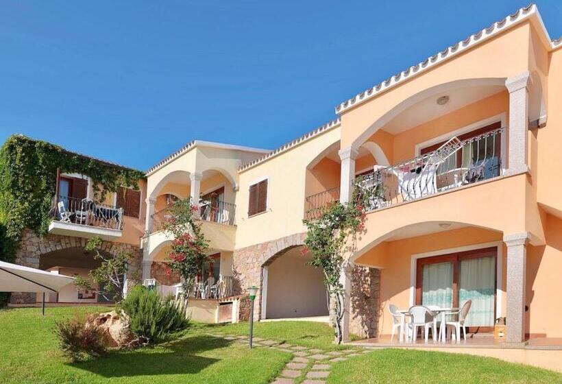 Residence Con Piscina A Badesi, Appartamenti Con Wifi E A.c