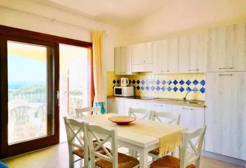 Residence Con Piscina A Badesi, Appartamenti Con Wifi E A.c