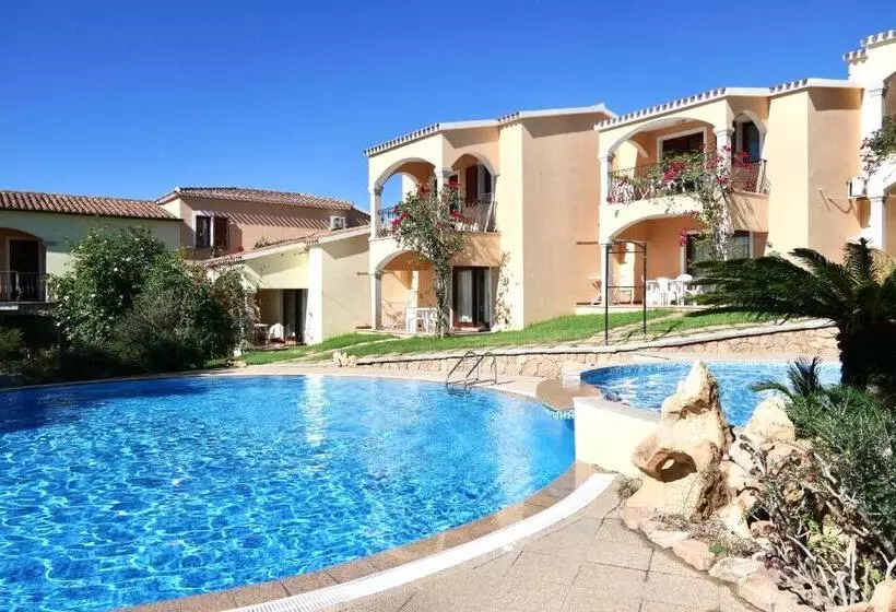 Residence Con Piscina A Badesi, Appartamenti Con Wifi E A.c