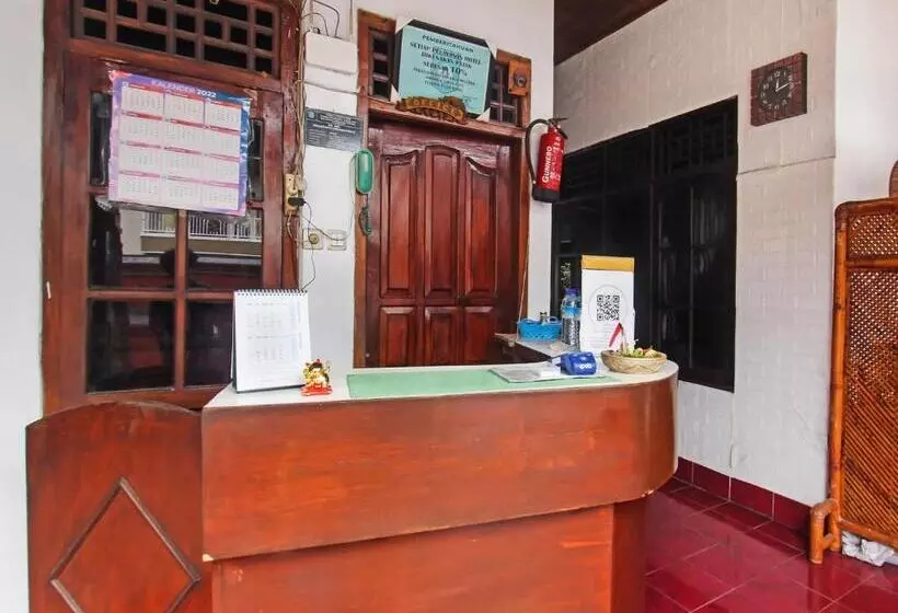 ホテル Oyo 91829  Artha