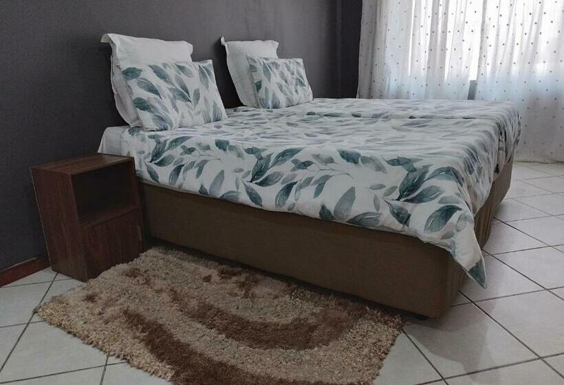 بنسيون 2 Bedroom Self Catering  R6