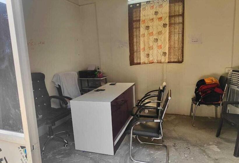 فندق Oyo 70136 Vrinda Inn