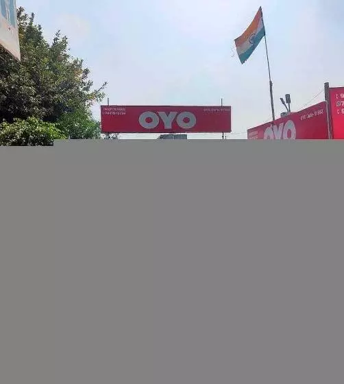 ホテル Oyo 70136 Vrinda Inn