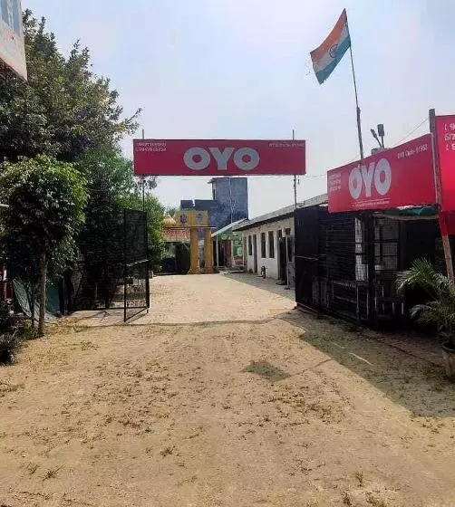 ホテル Oyo 70136 Vrinda Inn