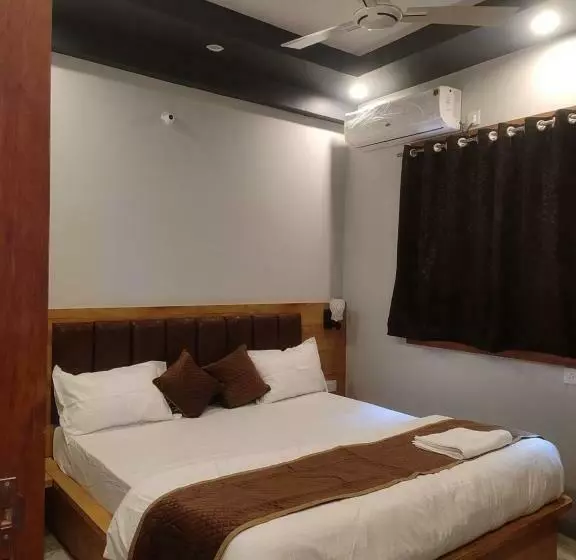 Majatalo Devi Residency Near Prem Mandir Bankey Bihari Vrindavan
