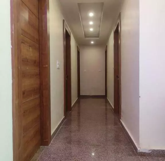 Majatalo Devi Residency Near Prem Mandir Bankey Bihari Vrindavan