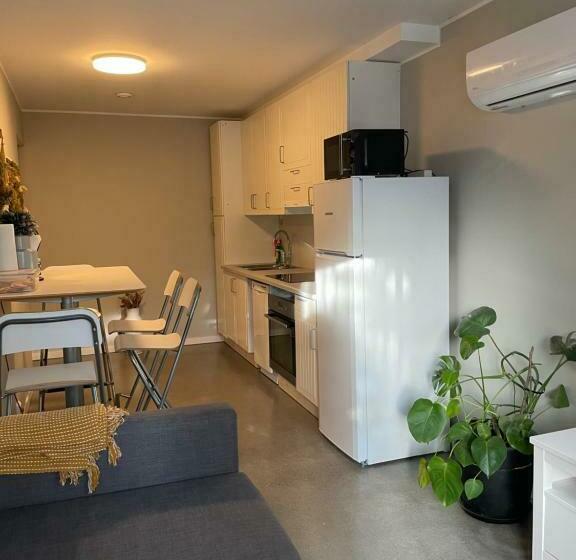 بنسيون Ny Hybel Leilighet Med Eget Bad Og Egen Inngang