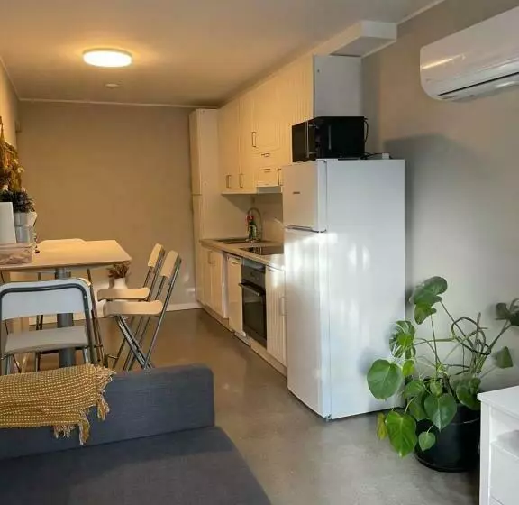 ペンション Ny Hybel Leilighet Med Eget Bad Og Egen Inngang