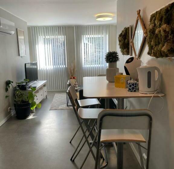 بنسيون Ny Hybel Leilighet Med Eget Bad Og Egen Inngang