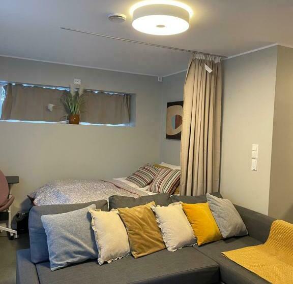 بنسيون Ny Hybel Leilighet Med Eget Bad Og Egen Inngang