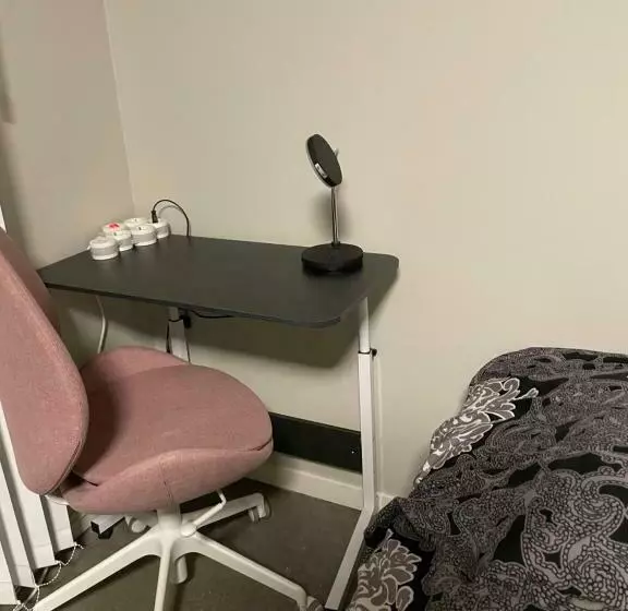 ペンション Ny Hybel Leilighet Med Eget Bad Og Egen Inngang