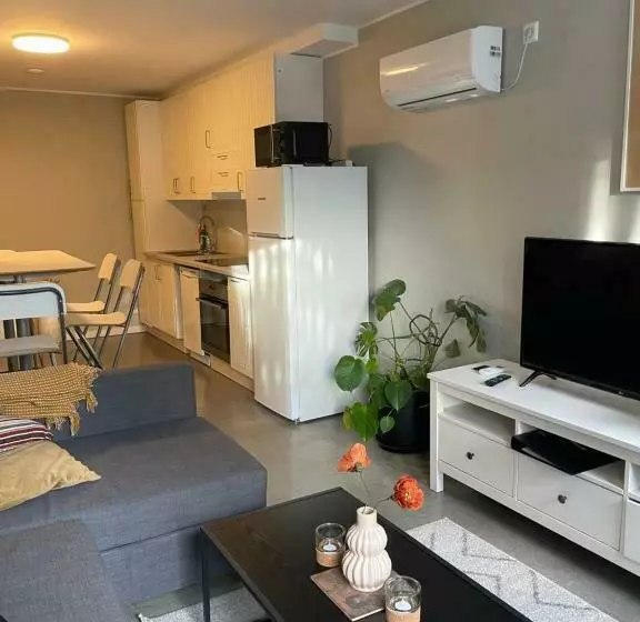 ペンション Ny Hybel Leilighet Med Eget Bad Og Egen Inngang