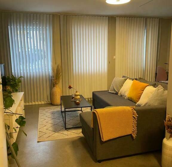 بنسيون Ny Hybel Leilighet Med Eget Bad Og Egen Inngang