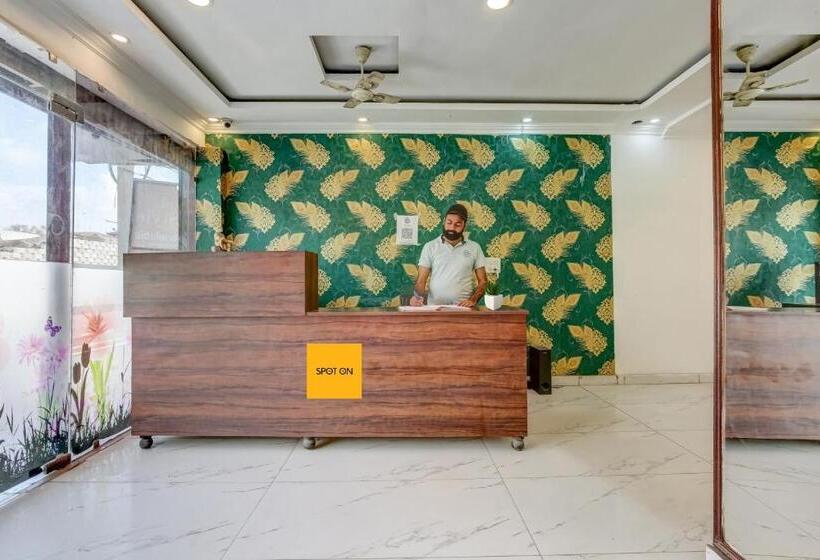 Spot On Hotel New Style