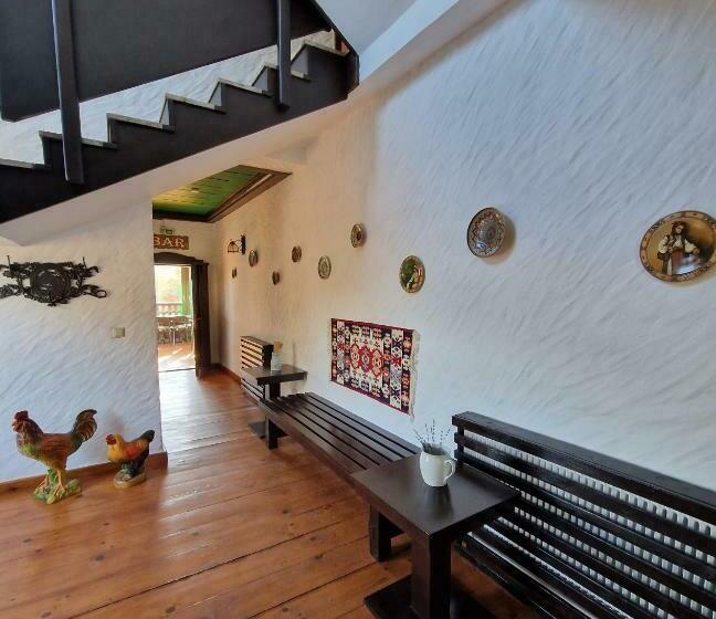 Vandrarhem Hanul Almaș