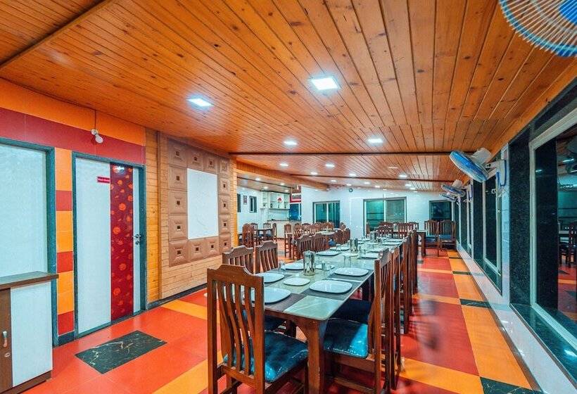 Отель Treebo Raval Resort With Valley View