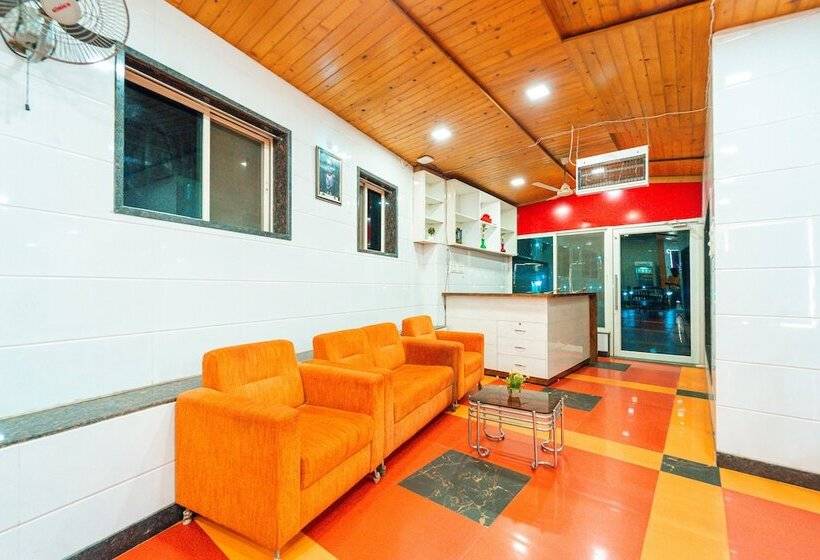 Отель Treebo Raval Resort With Valley View