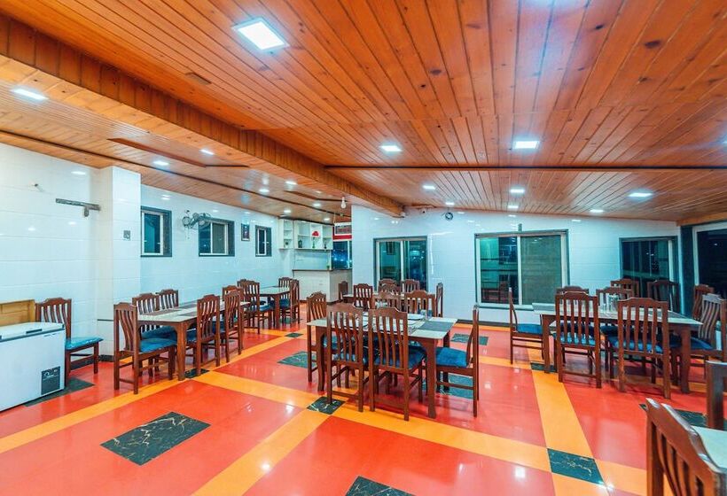 Отель Treebo Raval Resort With Valley View