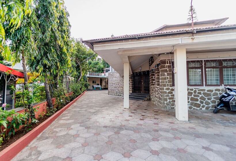 Отель Treebo Raval Resort With Valley View