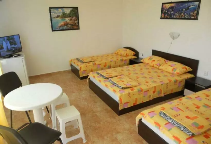 ペンション Ahtopol Rooms For Rent Free Parking 100 Meters Away