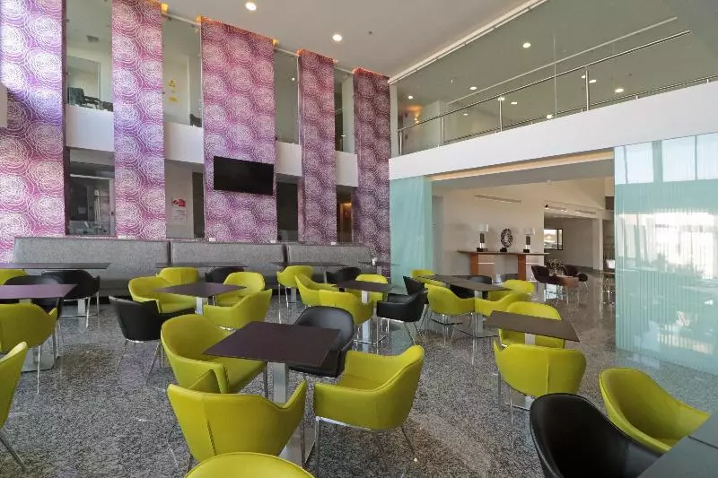 Holiday Inn Express Hotel & Suites Hermosillo, An Ihg