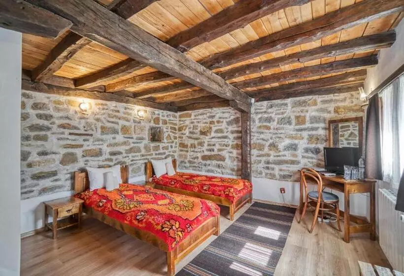 여관 Dedovite Kashti