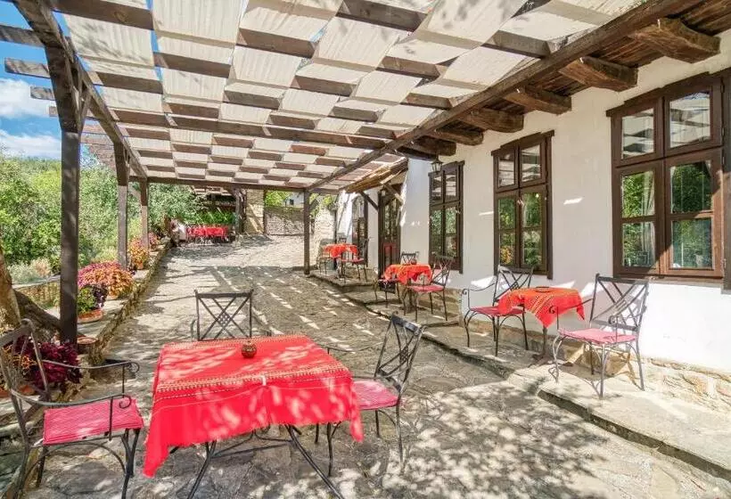 여관 Dedovite Kashti