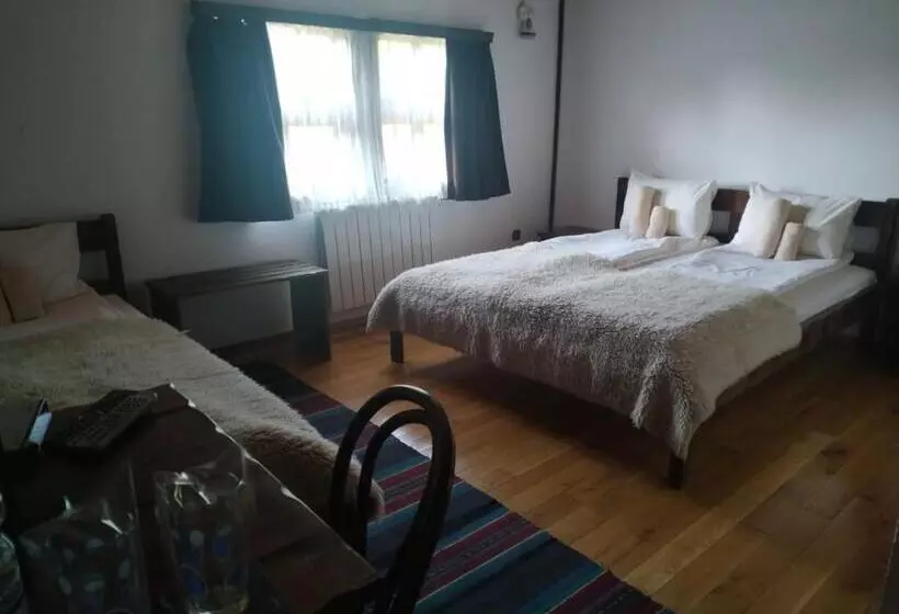 여관 Dedovite Kashti