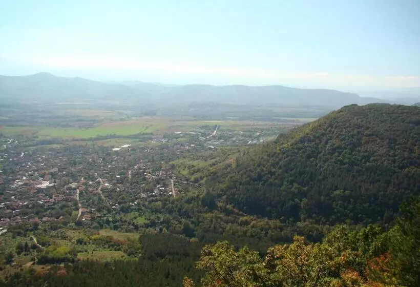 여관 Dedovite Kashti