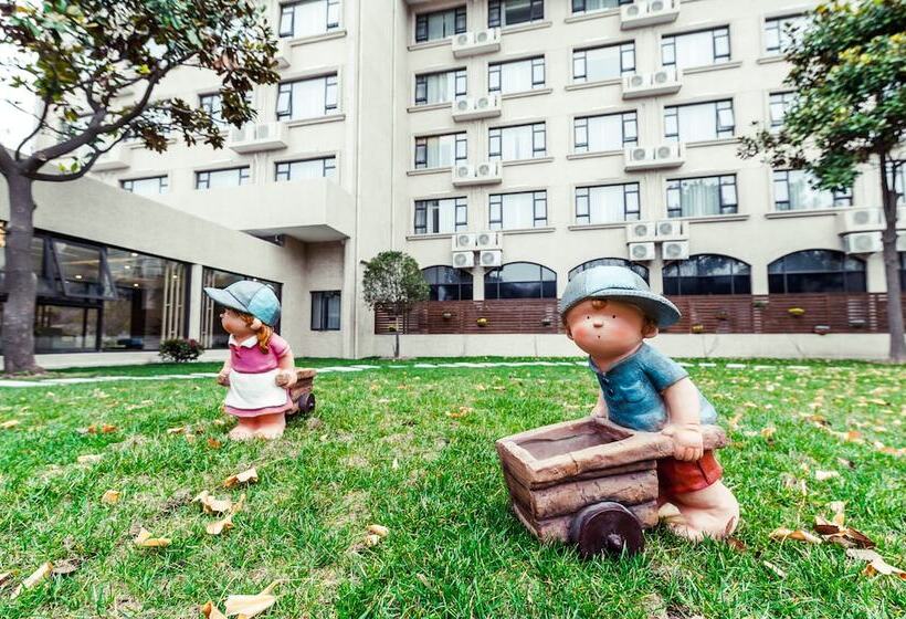 Atour Hotel Pudong Airport