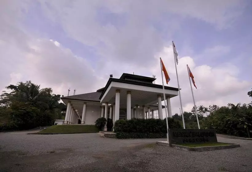 Отель Mesra Business & Resort