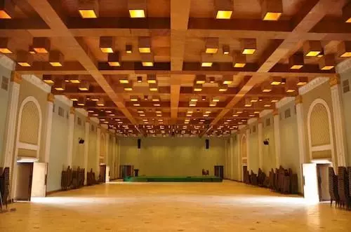 Отель Mesra Business & Resort