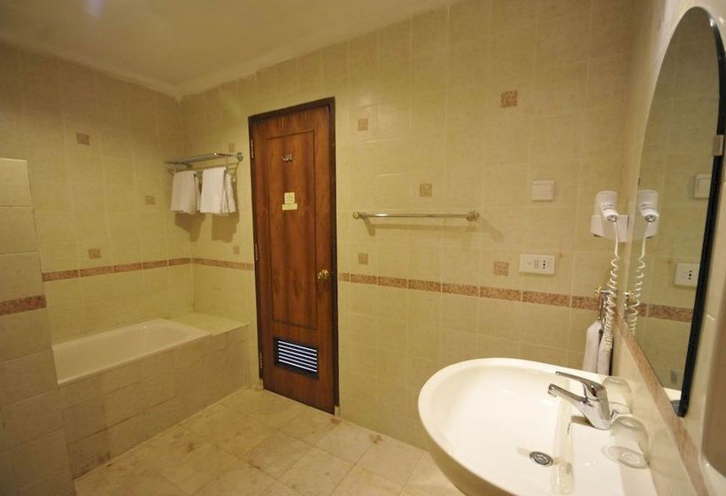 فندق Mesra Business & Resort