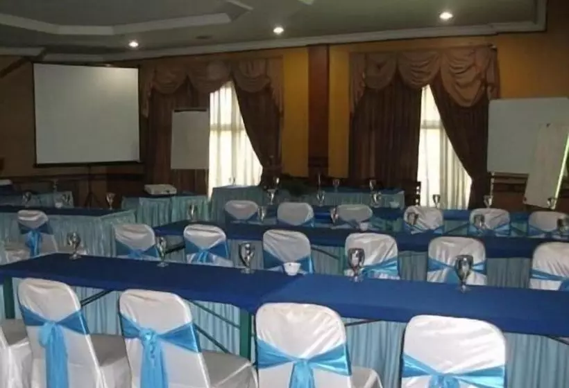 New Siliwangi Hotel & Restaurant