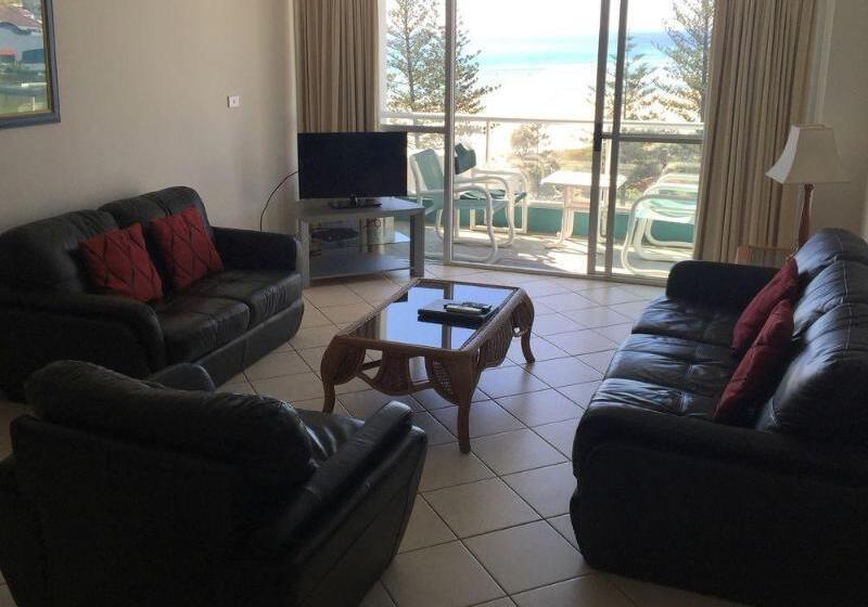 בית מלון כפרי Ocean Plaza Resort