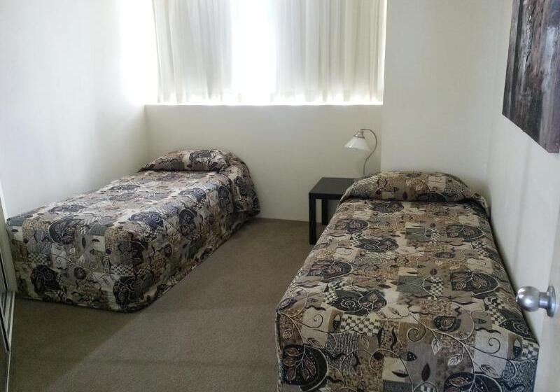 בית מלון כפרי Ocean Plaza Resort