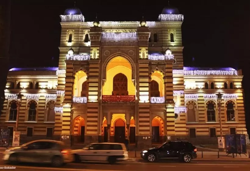 هتل Qeroli Old Town