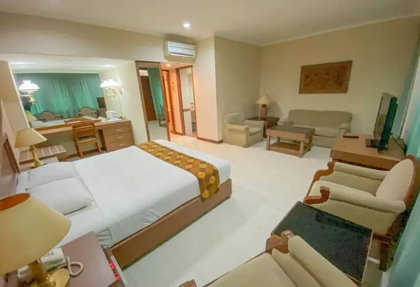 ホテル Riyadi Palace