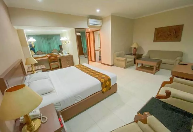 ホテル Riyadi Palace