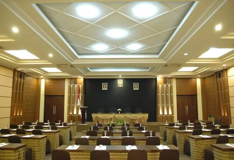 ホテル Riyadi Palace