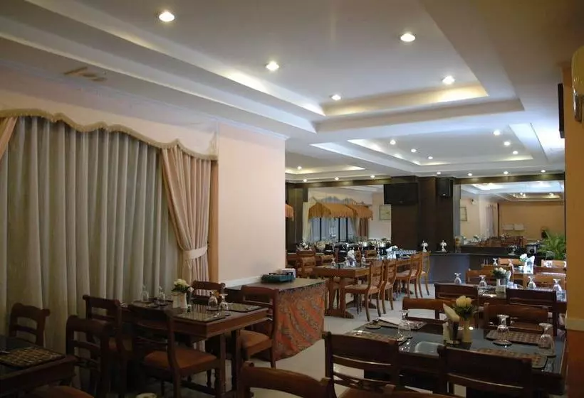 ホテル Riyadi Palace