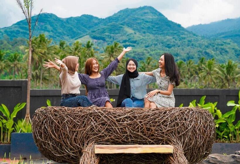 Sabda Alam Hotel & Resort