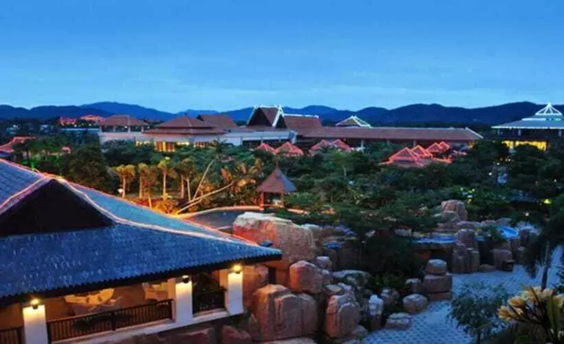 בית מלון כפרי Sanya Haohanpo Gloria Hotspring Resort