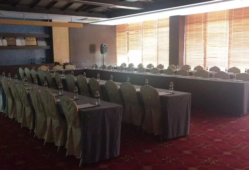 בית מלון כפרי Sanya Haohanpo Gloria Hotspring Resort