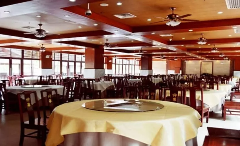 בית מלון כפרי Sanya Haohanpo Gloria Hotspring Resort