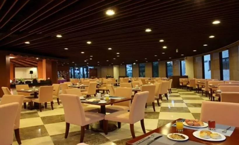 בית מלון כפרי Sanya Haohanpo Gloria Hotspring Resort